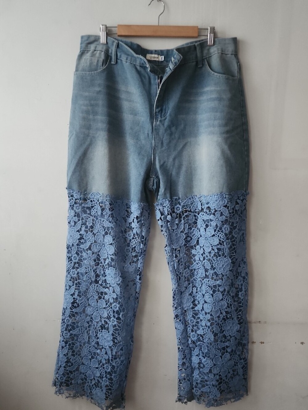 Women’s Blue Denim Wide-Leg Jeans with Lace Panels - Picture 11 of 13